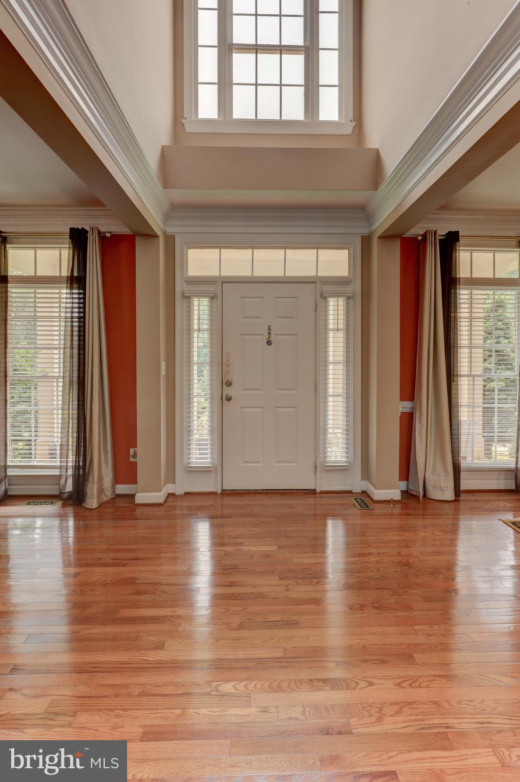 7394 Spring Summit Road Springfield, VA 22150 - Photo 4 of 69 foyer