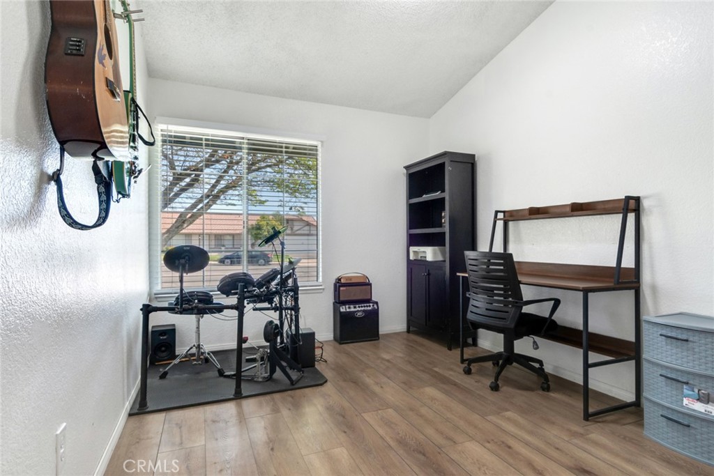 616 South Millard Avenue Rialto, CA 92376 - Photo 11 of 24