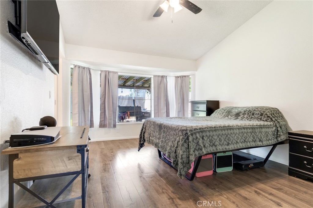 616 South Millard Avenue Rialto, CA 92376 - Photo 15 of 24