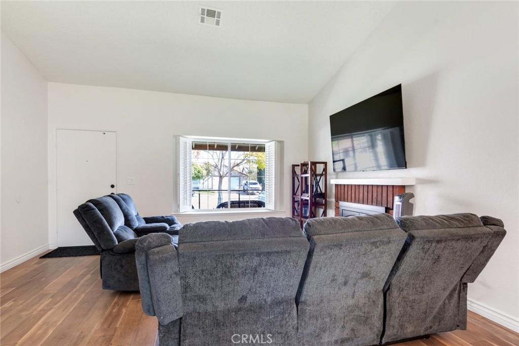 616 South Millard Avenue Rialto, CA 92376 - Photo 3 of 24