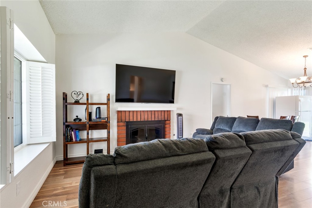 616 South Millard Avenue Rialto, CA 92376 - Photo 5 of 24