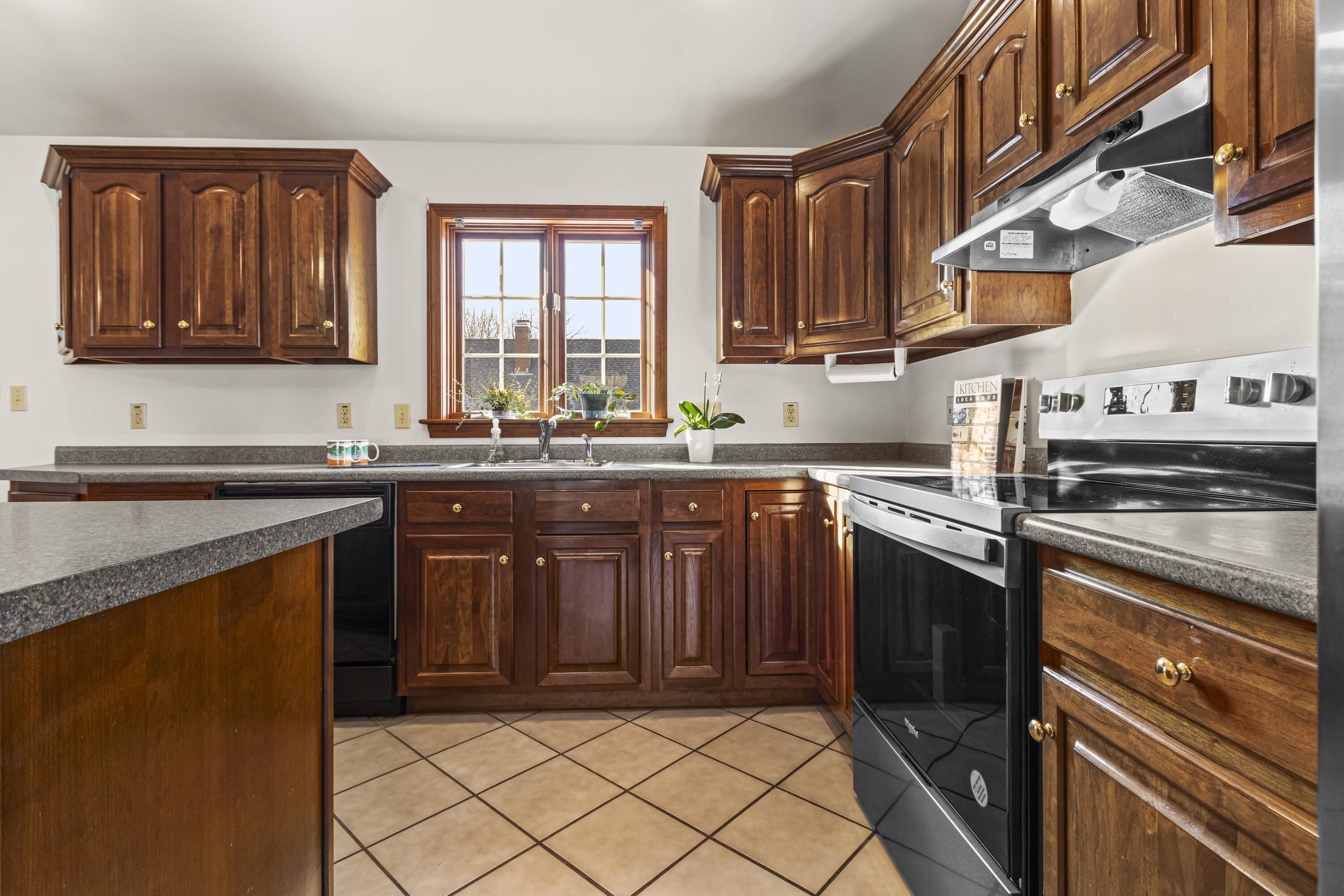 27 Eastfield Road Portland, ME 04102 - Photo 11 of 64 20241215TR-71006
