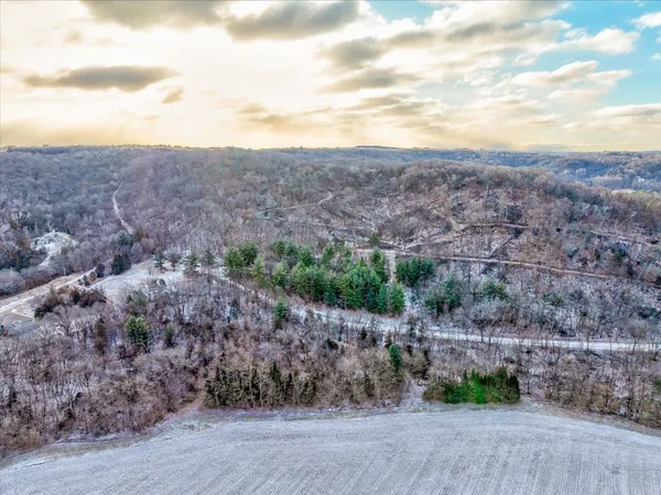 $799,000 | 7422 Loy Road, Arena, WI 53503