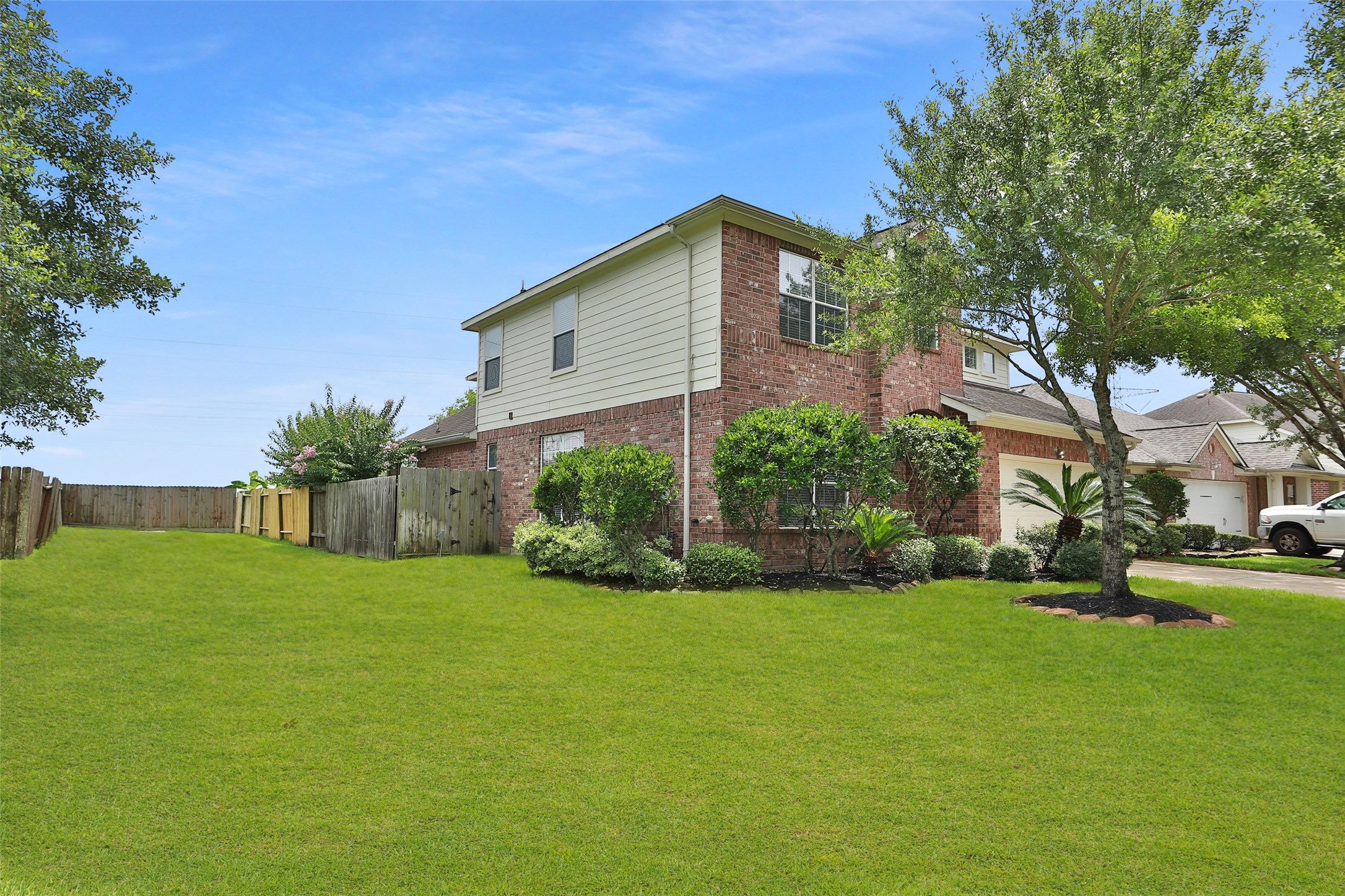 9603 Red Rugosa Drive Houston, TX 77095 - Photo 2 of 43 Huge side yard