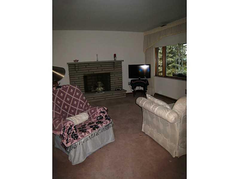 2833 Italy Road Export, PA 15632 - Photo 6 of 23 Living Room.