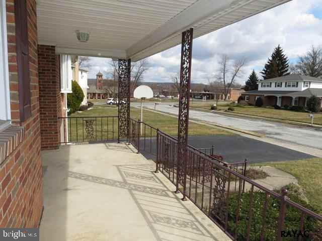 410 Ivory Road York, PA 17402 - Photo 2 of 36 Gallery Image 2