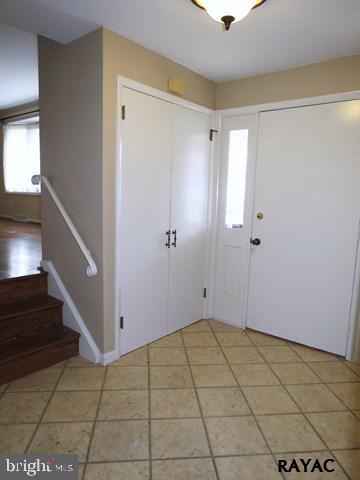 410 Ivory Road York, PA 17402 - Photo 3 of 36 Gallery Image 3