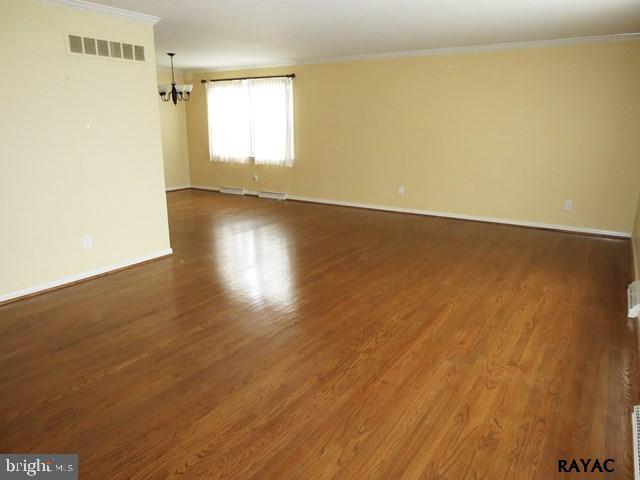 410 Ivory Road York, PA 17402 - Photo 5 of 36 Gallery Image 5