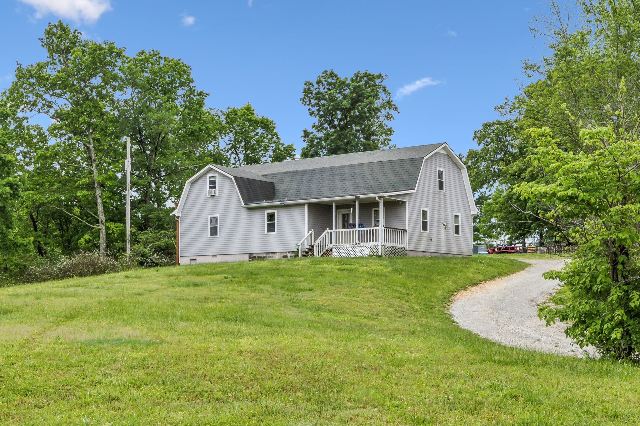 945 Sheehy Road McEwen, TN 37101 - Photo 4 of 74 Gallery Image 4