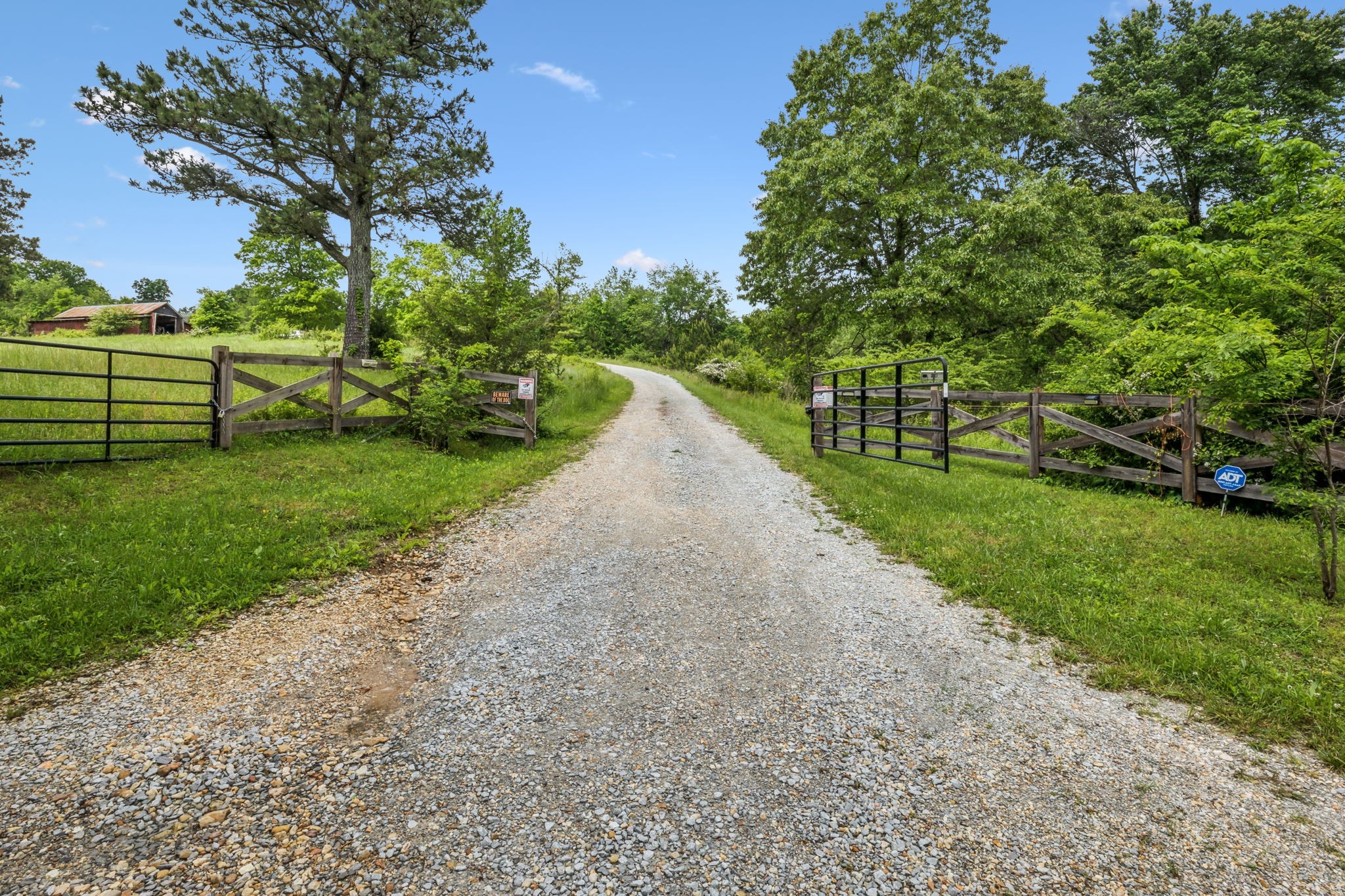 945 Sheehy Road McEwen, TN 37101 - Photo 6 of 74 Gallery Image 6