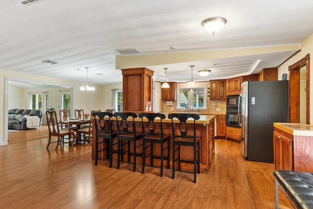5 Nadine Road Chelmsford, MA 01824 - Photo 4 of 29