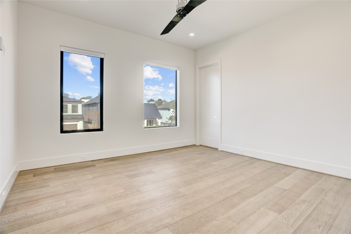 6533 Corbin Street Houston, TX 77055 - Photo 38 of 50 Secondary Bedroom