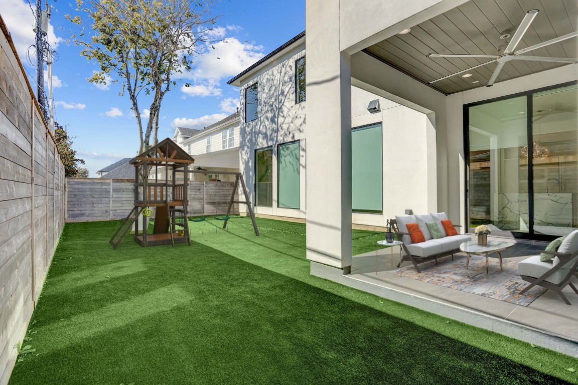 6533 Corbin Street Houston, TX 77055 - Photo 46 of 50 Virtually Staged Backyard