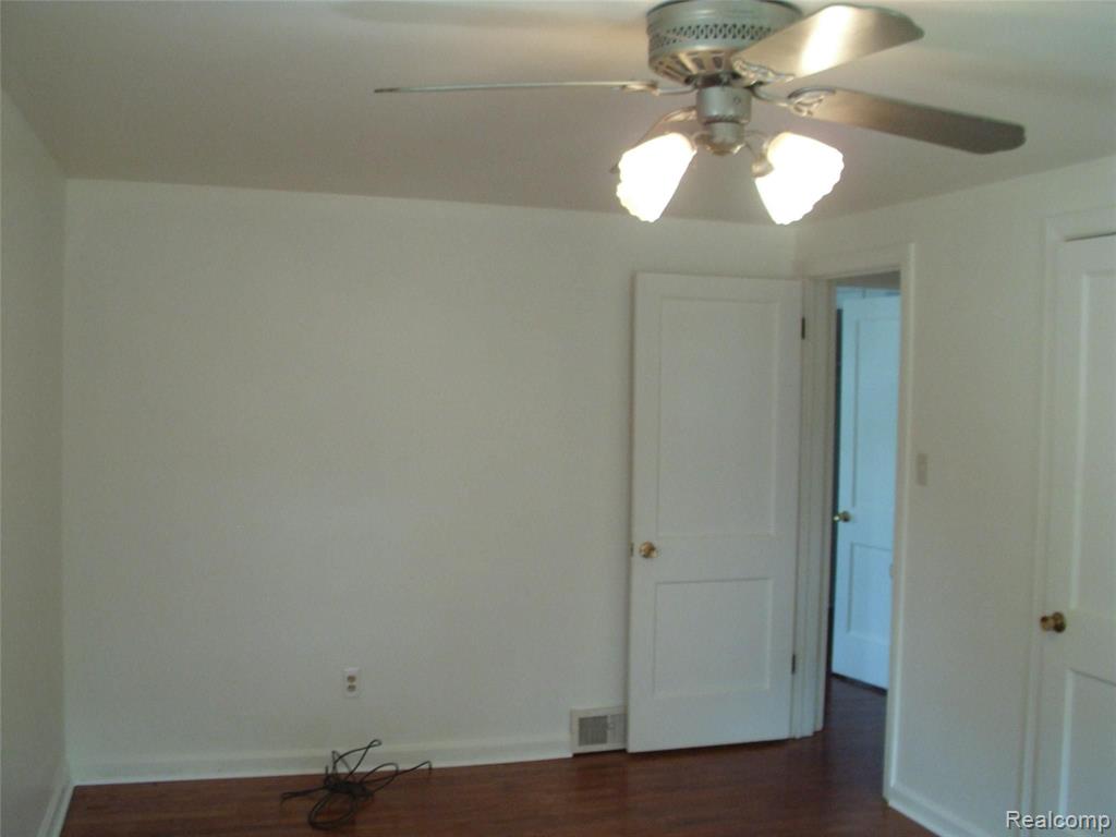 8651 Harding Center Line, MI 48015 - Photo 25 of 43