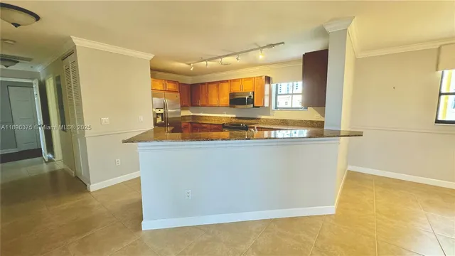 $4,500 | 8395 Southwest 73rd Avenue, Unit 806, Miami, FL 33143