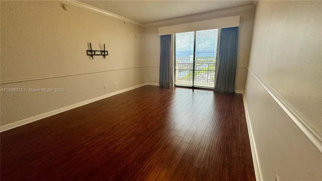 $4,500 | 8395 Southwest 73rd Avenue, Unit 806, Miami, FL 33143