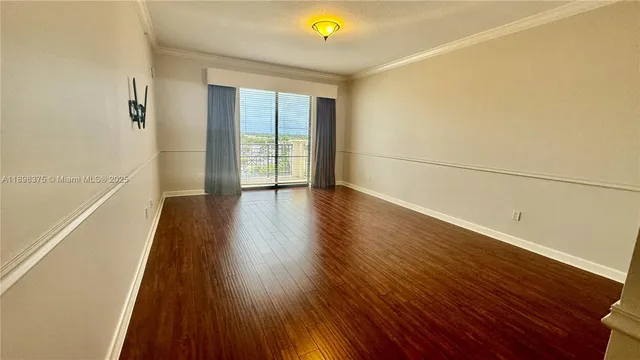 $4,500 | 8395 Southwest 73rd Avenue, Unit 806, Miami, FL 33143