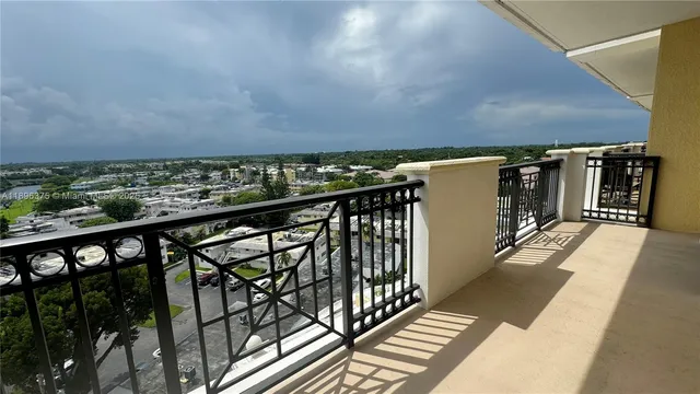 $4,500 | 8395 Southwest 73rd Avenue, Unit 806, Miami, FL 33143