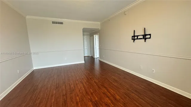 $4,500 | 8395 Southwest 73rd Avenue, Unit 806, Miami, FL 33143