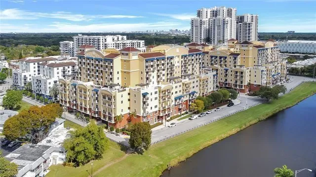 $4,500 | 8395 Southwest 73rd Avenue, Unit 806, Miami, FL 33143