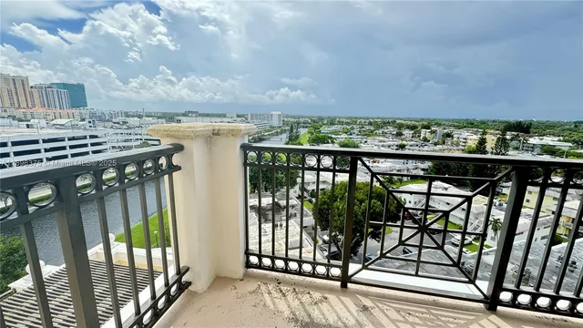 $4,500 | 8395 Southwest 73rd Avenue, Unit 806, Miami, FL 33143