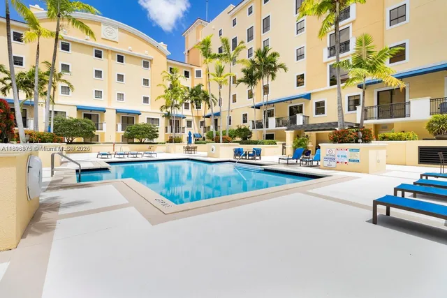 $4,500 | 8395 Southwest 73rd Avenue, Unit 806, Miami, FL 33143