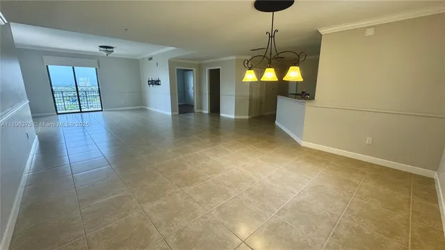 $4,500 | 8395 Southwest 73rd Avenue, Unit 806, Miami, FL 33143