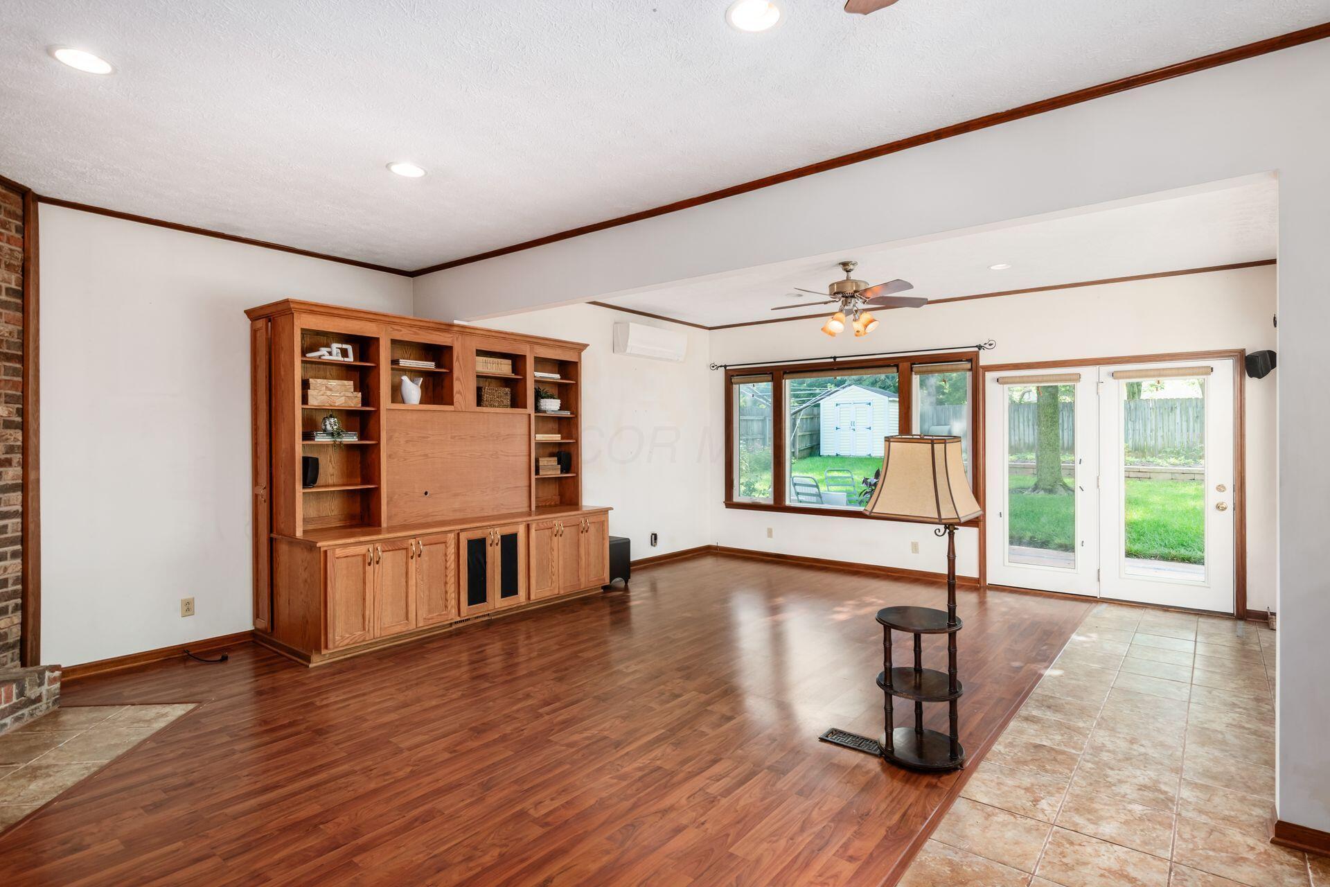 6945 Cooper Road Columbus, OH 43231 - Photo 16 of 48 015_22d9be5608_g cooper rd-36