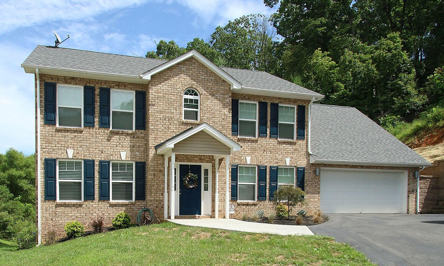 6053 Brahma Road Roanoke, VA 24018 - Photo 1 of 51 IMG_8588