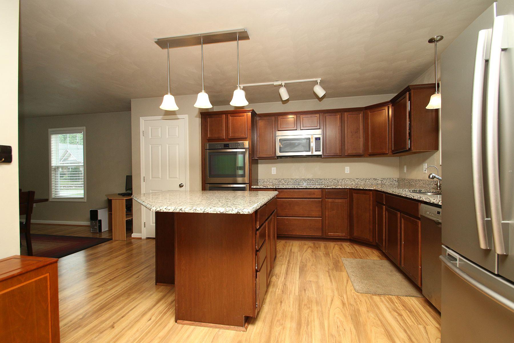 6053 Brahma Road Roanoke, VA 24018 - Photo 11 of 51 img_7719