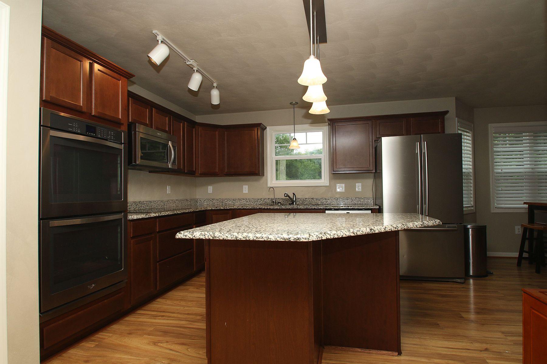 6053 Brahma Road Roanoke, VA 24018 - Photo 12 of 51 img_7722