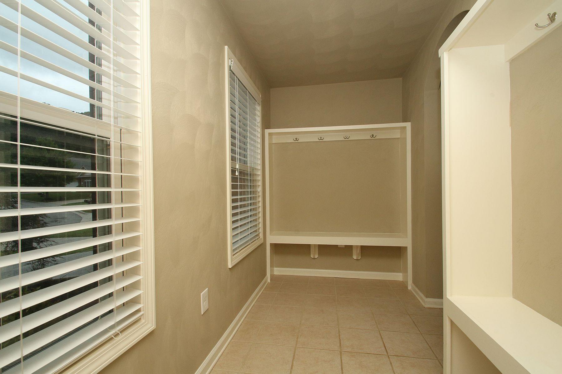 6053 Brahma Road Roanoke, VA 24018 - Photo 19 of 51 img_7736