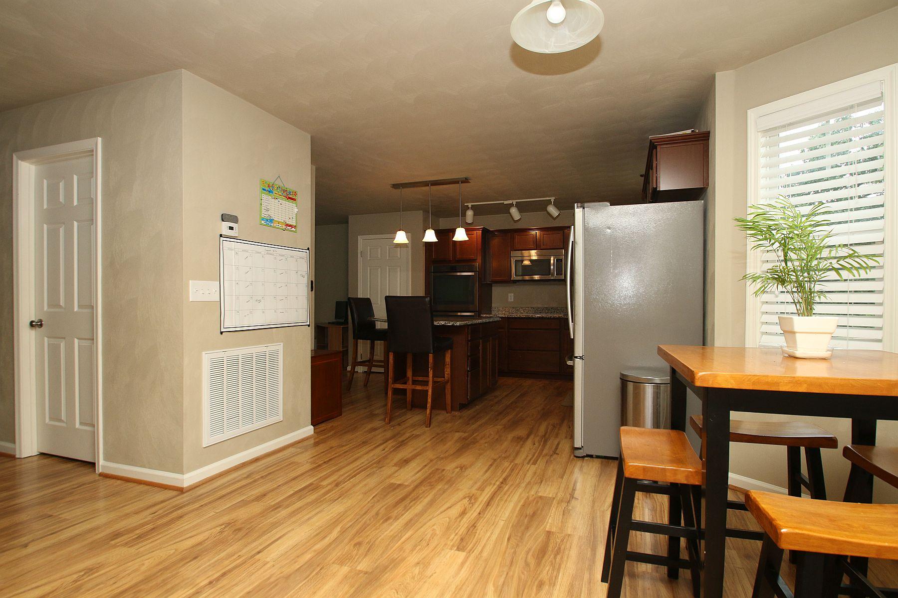 6053 Brahma Road Roanoke, VA 24018 - Photo 9 of 51 img_7713