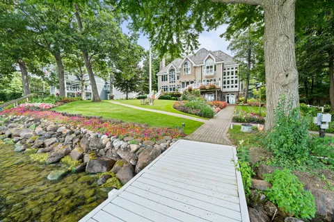 $10,995,000 | W2908 Walcowis Drive, Linn, WI 53147