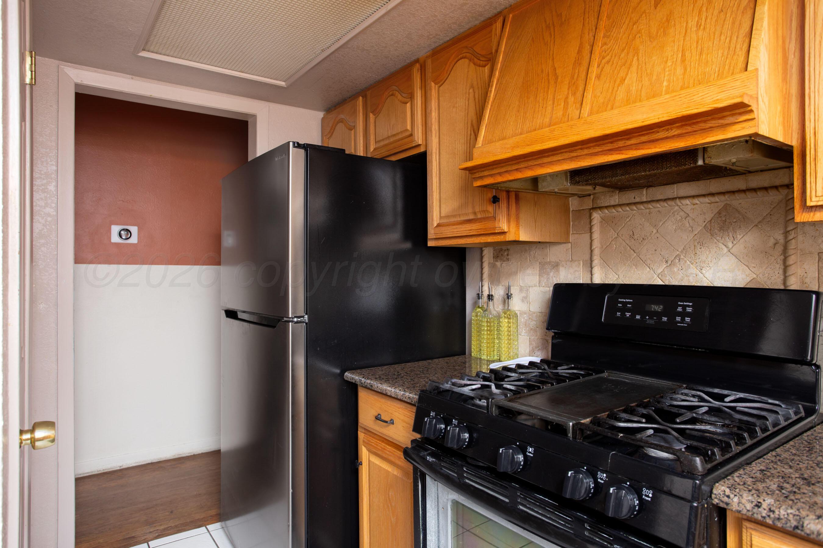 608 South 2nd Street Vega, TX 79092 - Photo 7 of 23 7