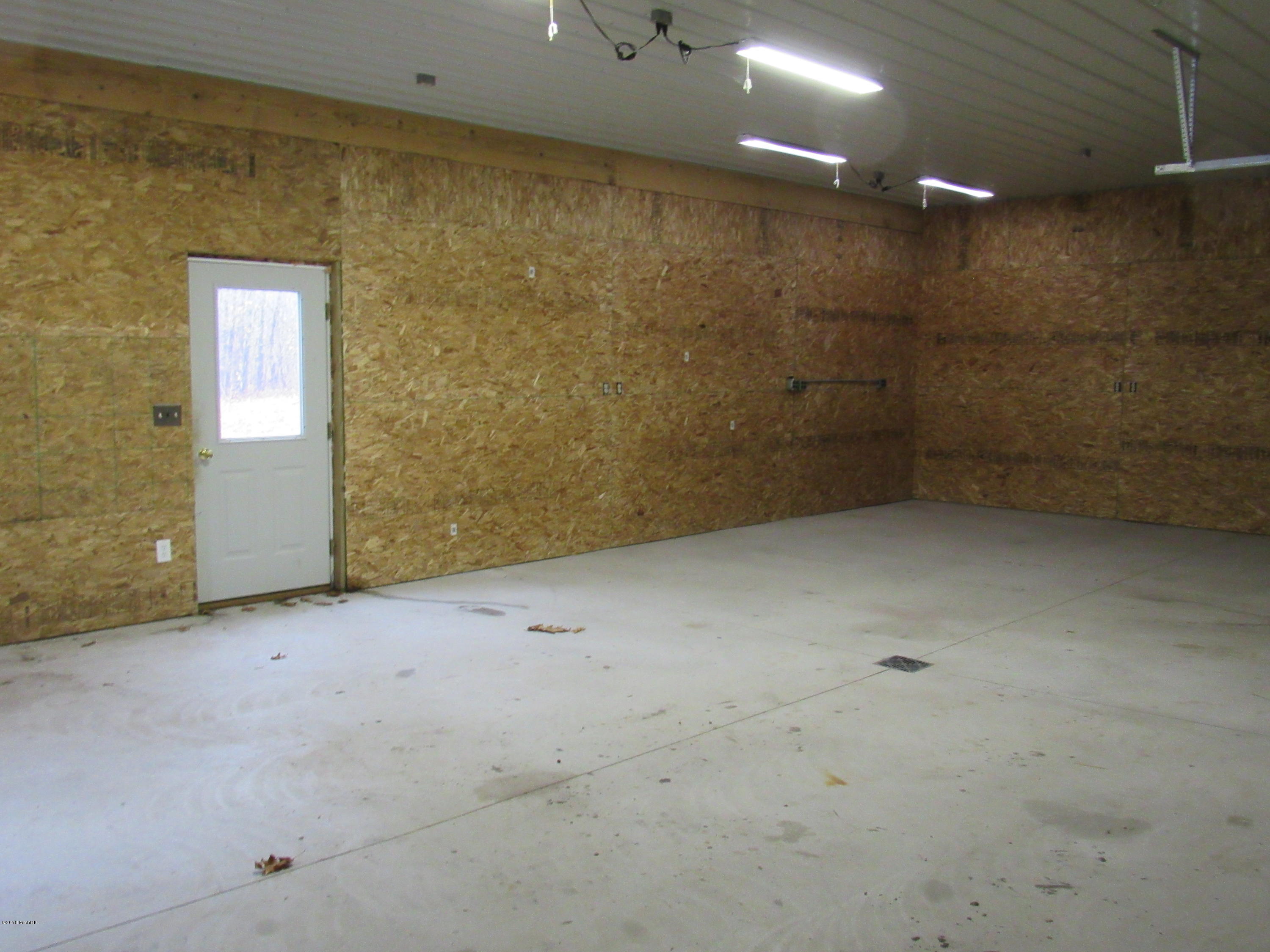 7475 South Morse Road Branch, MI 49402 - Photo 6 of 27 Garage S side