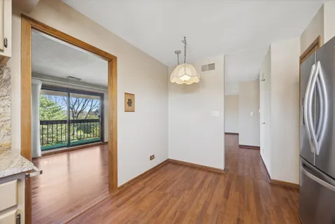 $335,000 | 7990 Garfield Avenue, Unit 14-3, Burr Ridge, IL 60527
