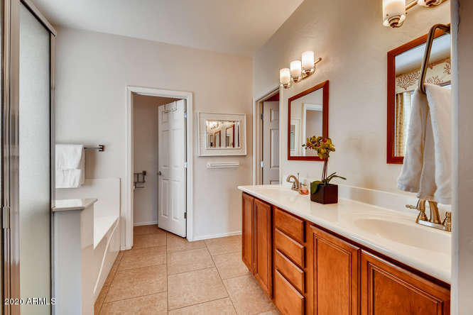 1817 East Beverly Road Phoenix, AZ 85042 - Photo 17 of 27 1817 E Beverly Road Phoenix AZ-small-018