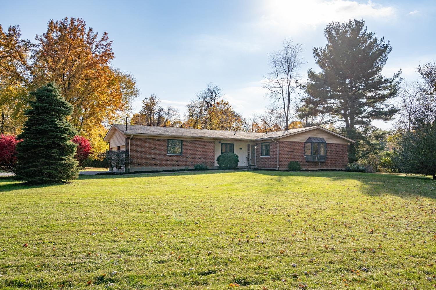 849 Locust Corner Road Cincinnati, OH 45245 - Photo 1 of 44 Gallery Image 1