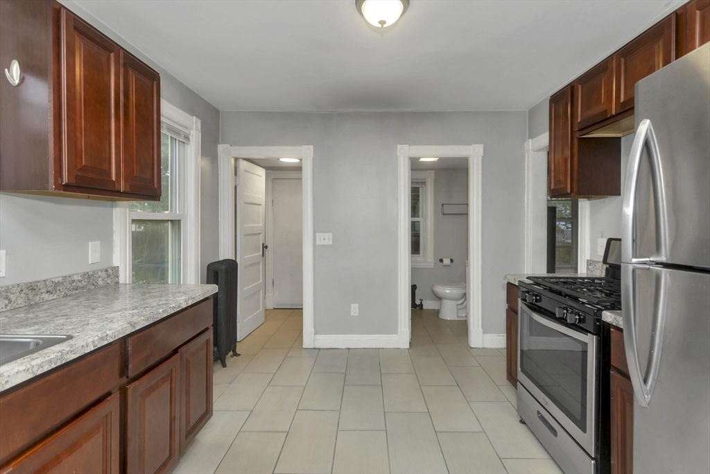 80 Rochelle Street Springfield, MA 01109 - Photo 11 of 29 Gallery Image 11