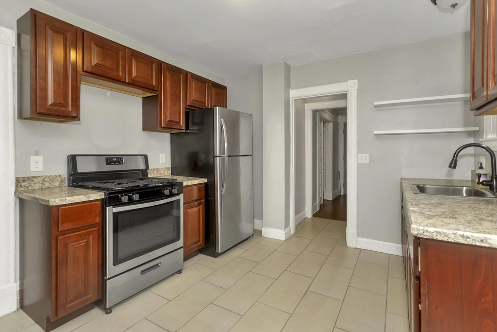 80 Rochelle Street Springfield, MA 01109 - Photo 13 of 29 Gallery Image 13