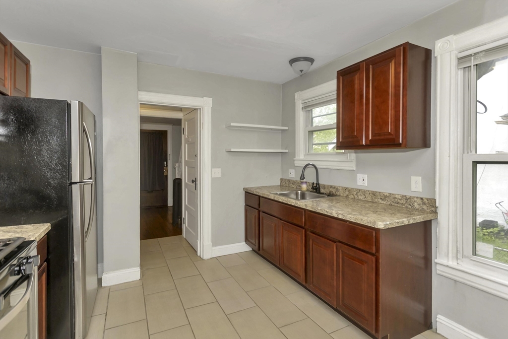 80 Rochelle Street Springfield, MA 01109 - Photo 14 of 29 Gallery Image 14