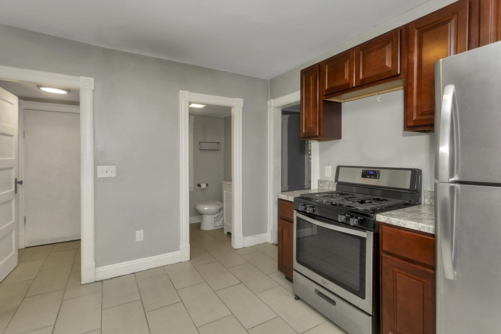 80 Rochelle Street Springfield, MA 01109 - Photo 15 of 29 Gallery Image 15