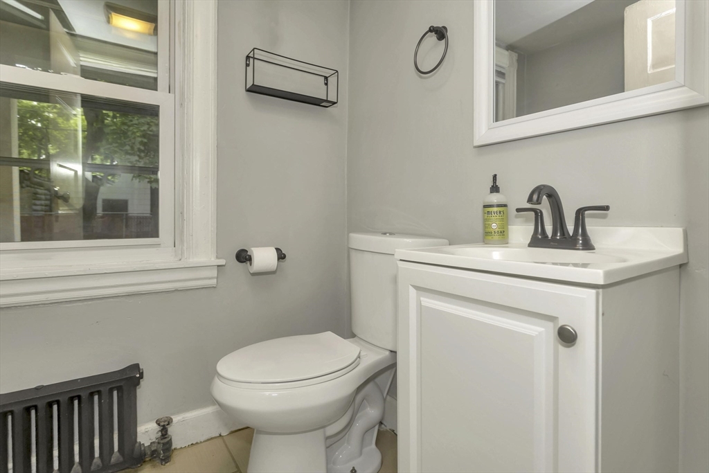 80 Rochelle Street Springfield, MA 01109 - Photo 16 of 29 Gallery Image 16