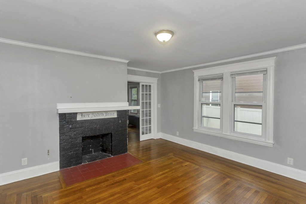 80 Rochelle Street Springfield, MA 01109 - Photo 8 of 29 Gallery Image 8