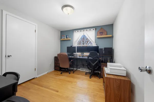 $289,900 | 1129 Suburban Drive, De Pere, WI 54115