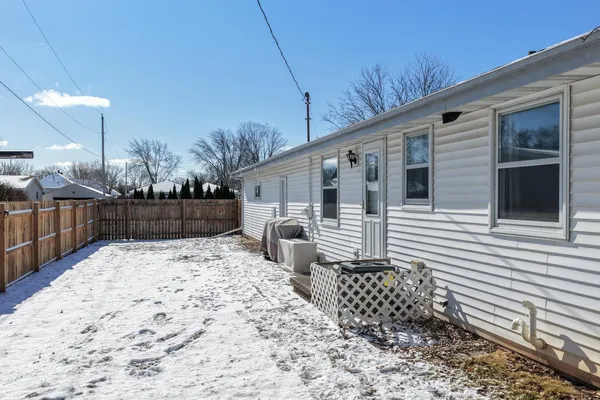 $289,900 | 1129 Suburban Drive, De Pere, WI 54115