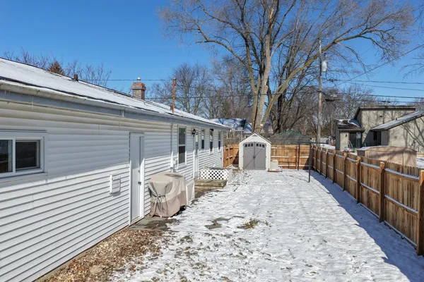 $289,900 | 1129 Suburban Drive, De Pere, WI 54115