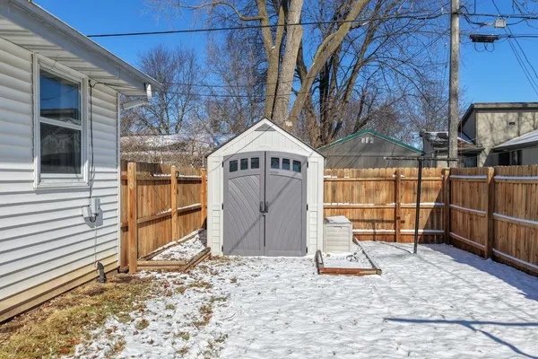 $289,900 | 1129 Suburban Drive, De Pere, WI 54115