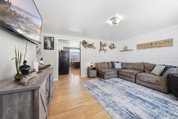 $289,900 | 1129 Suburban Drive, De Pere, WI 54115